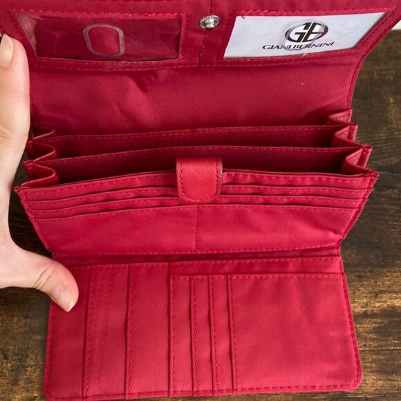 NWT MSRP$65 GIANI BERNINI
Saffiano Leather Receipt Wallet Red - Picture 2 of 3